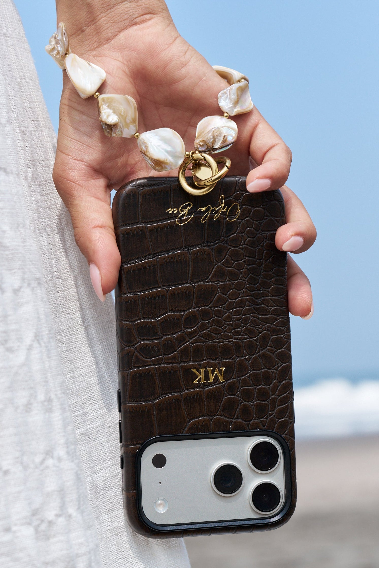 Amore Shell Detail Phone Wrist Chain by Orfila Bee